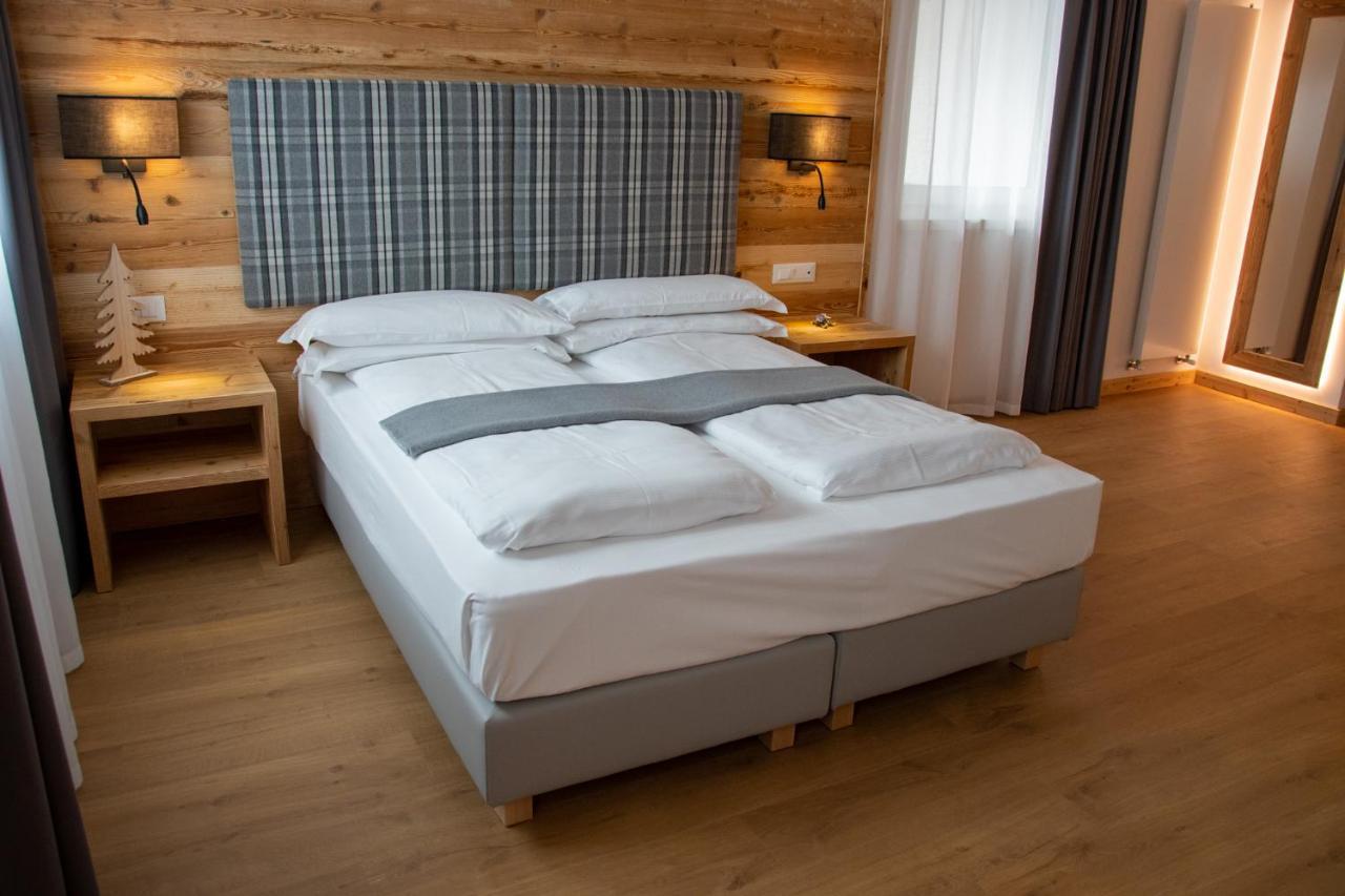 Hotel Due Spade Folgaria Buitenkant foto