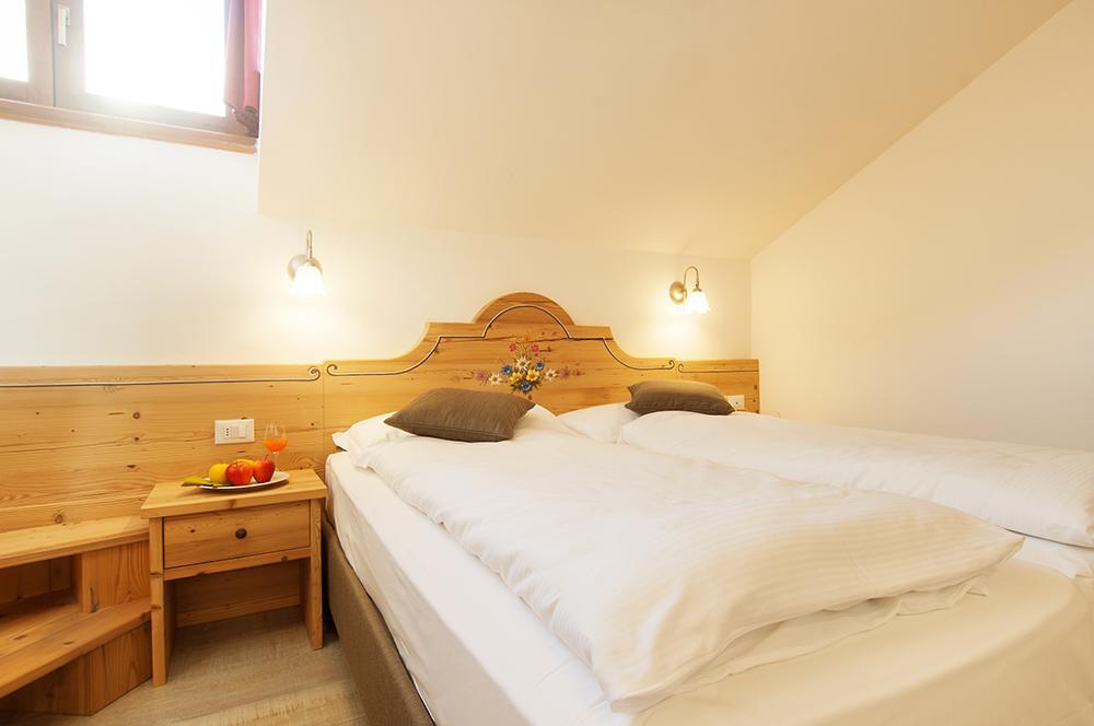 Hotel Due Spade Folgaria Buitenkant foto