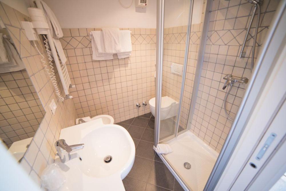 Hotel Due Spade Folgaria Buitenkant foto