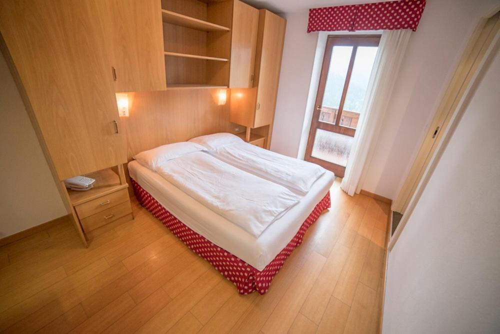Hotel Due Spade Folgaria Buitenkant foto