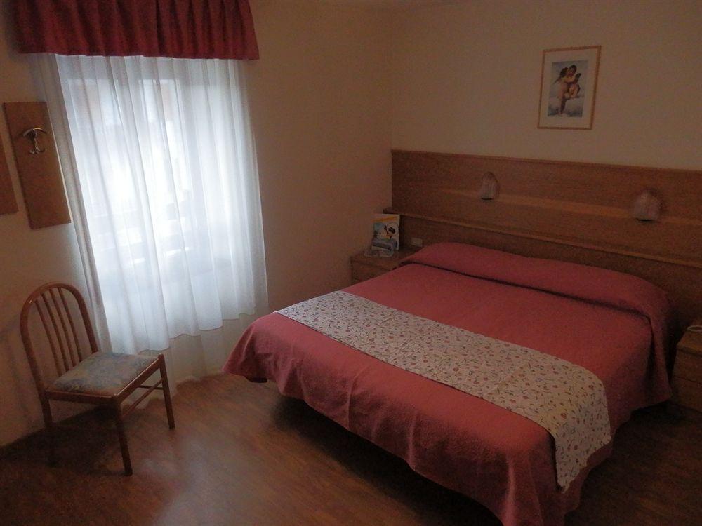Hotel Due Spade Folgaria Buitenkant foto