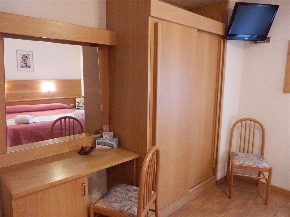 Hotel Due Spade Folgaria Buitenkant foto